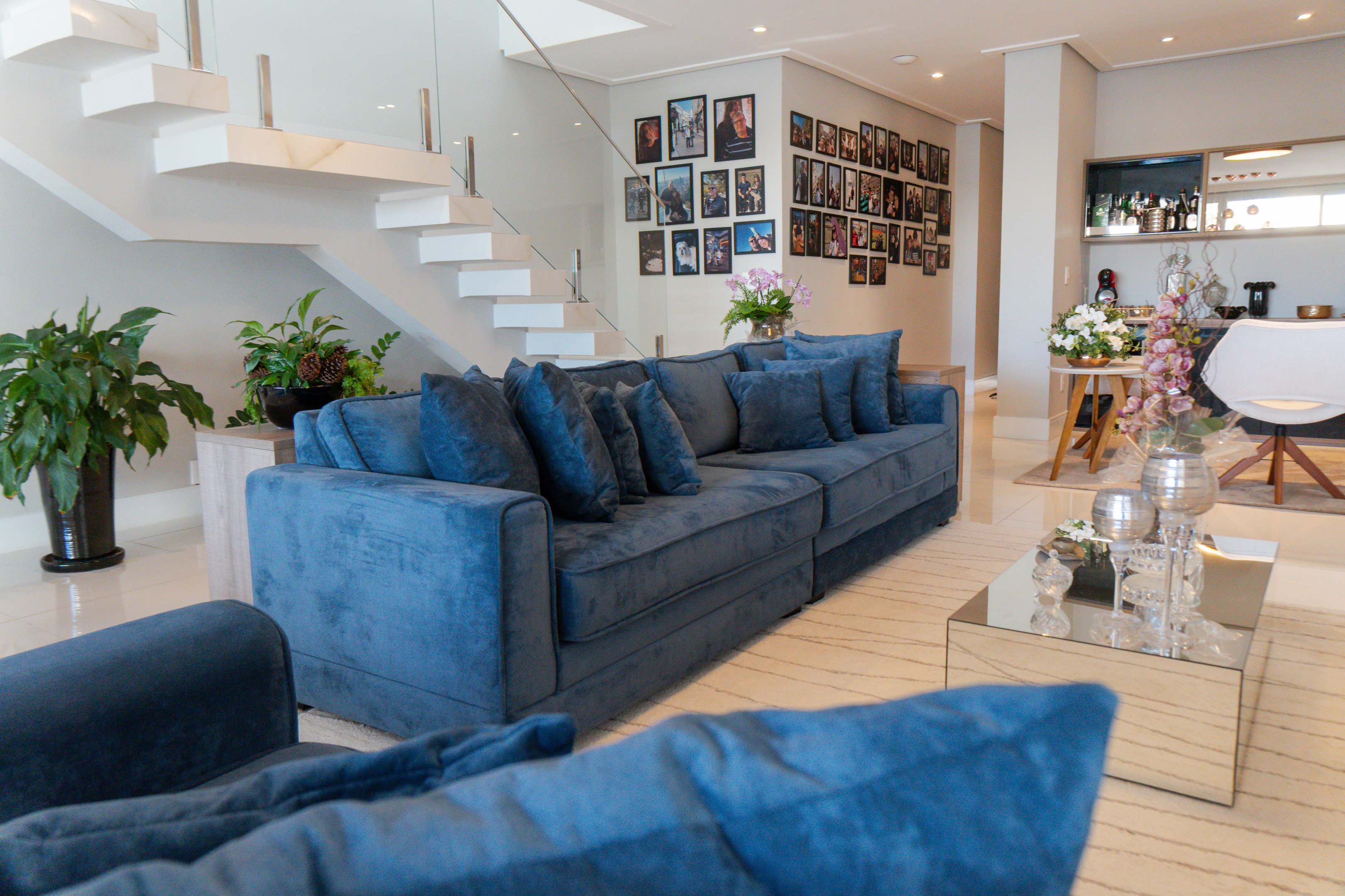 Casa Alto Padrão 323m² | 3 Suítes com Closet | Condomínio Mont Blanc