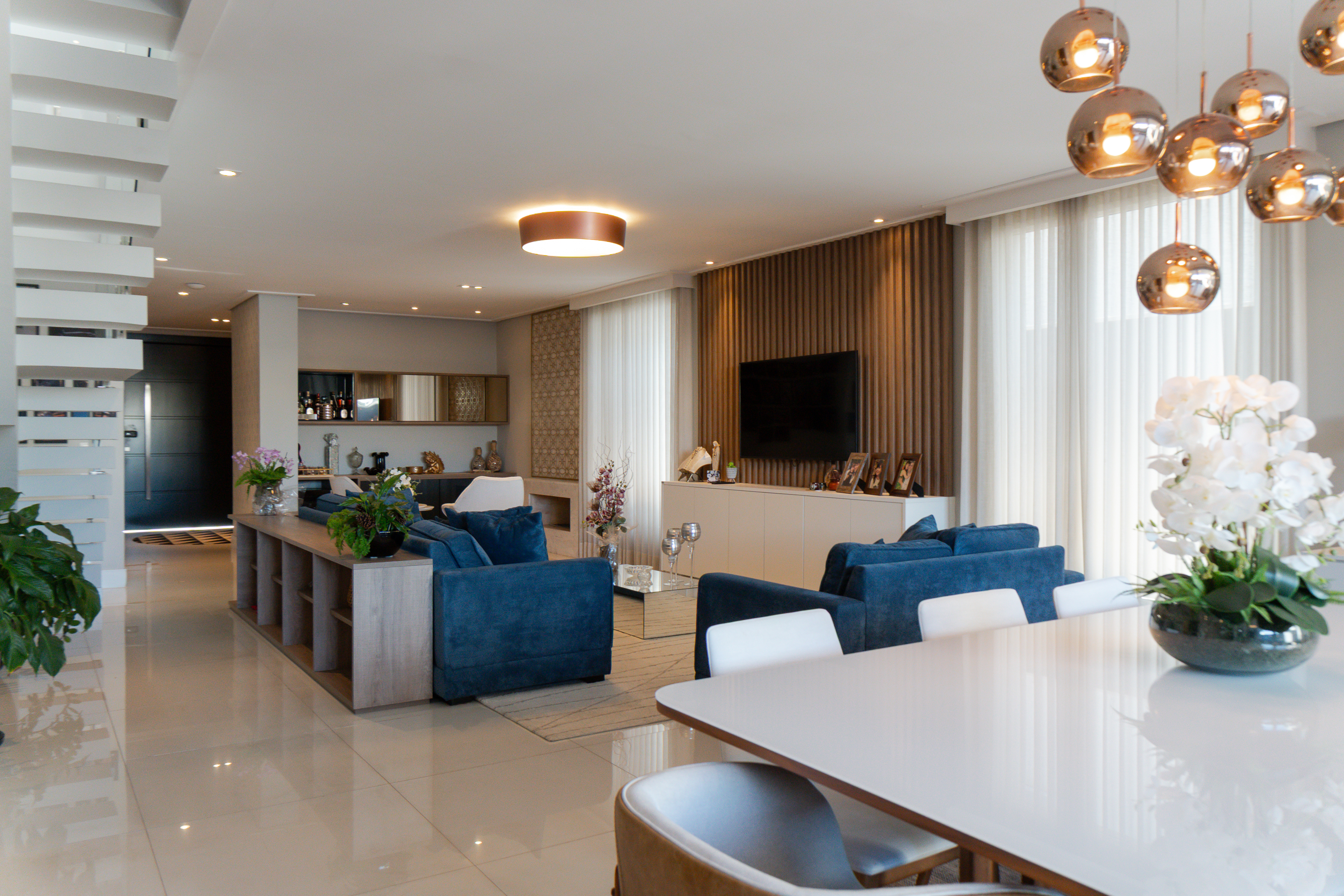 Casa Alto Padrão 323m² | 3 Suítes com Closet | Condomínio Mont Blanc