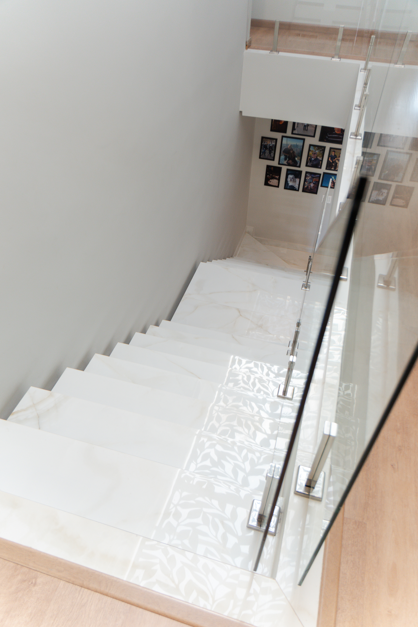 Casa Alto Padrão 323m² | 3 Suítes com Closet | Condomínio Mont Blanc