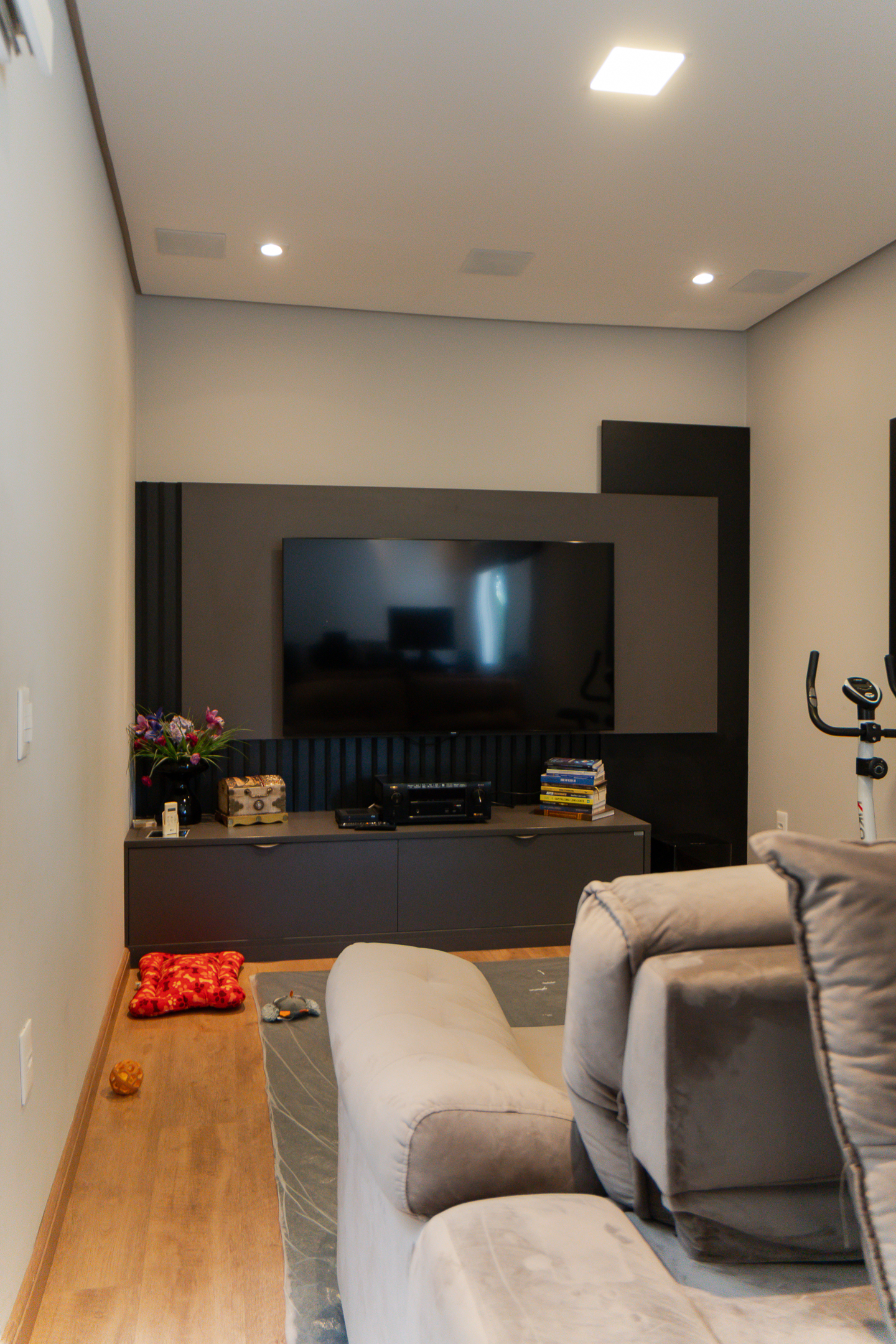 Casa Alto Padrão 323m² | 3 Suítes com Closet | Condomínio Mont Blanc