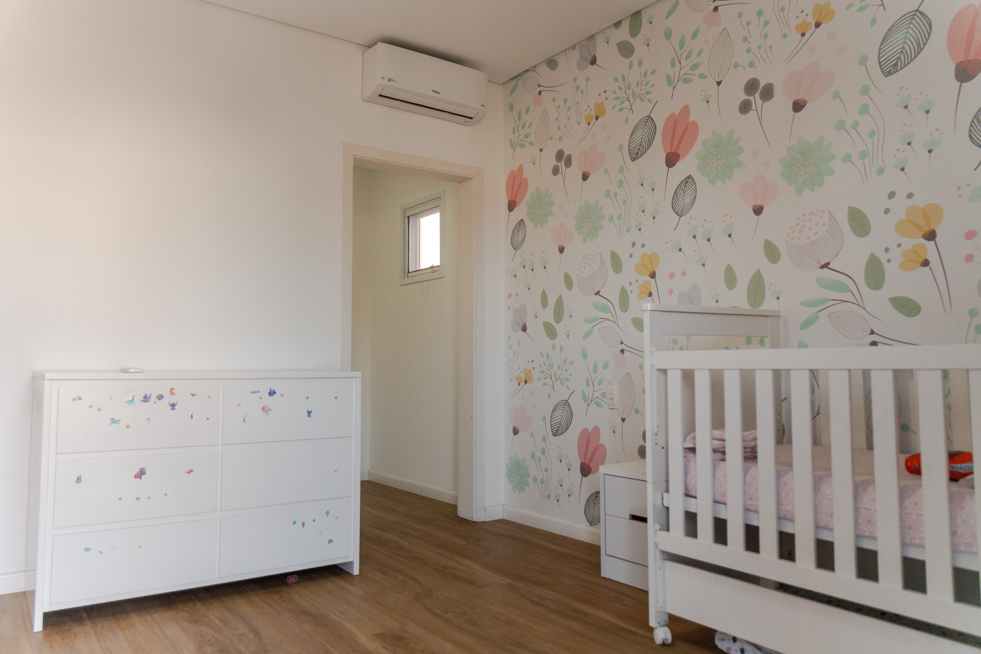 Casa em Condomínio 295m² | 4 Quartos (3 Suítes) | SPA Aquecido | Condomínio Colinas do Sol