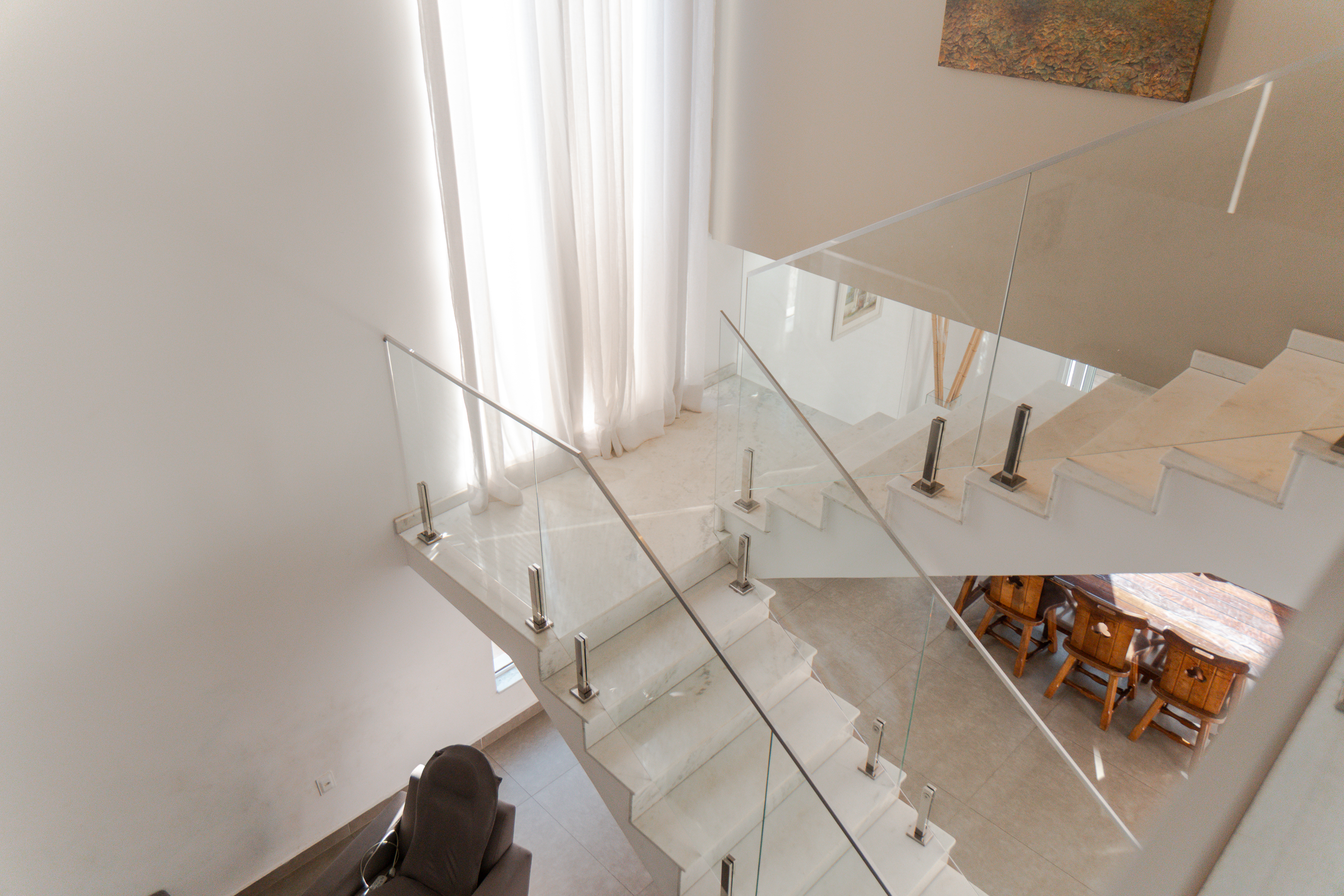 Casa em Condomínio 295m² | 4 Quartos (3 Suítes) | SPA Aquecido | Condomínio Colinas do Sol