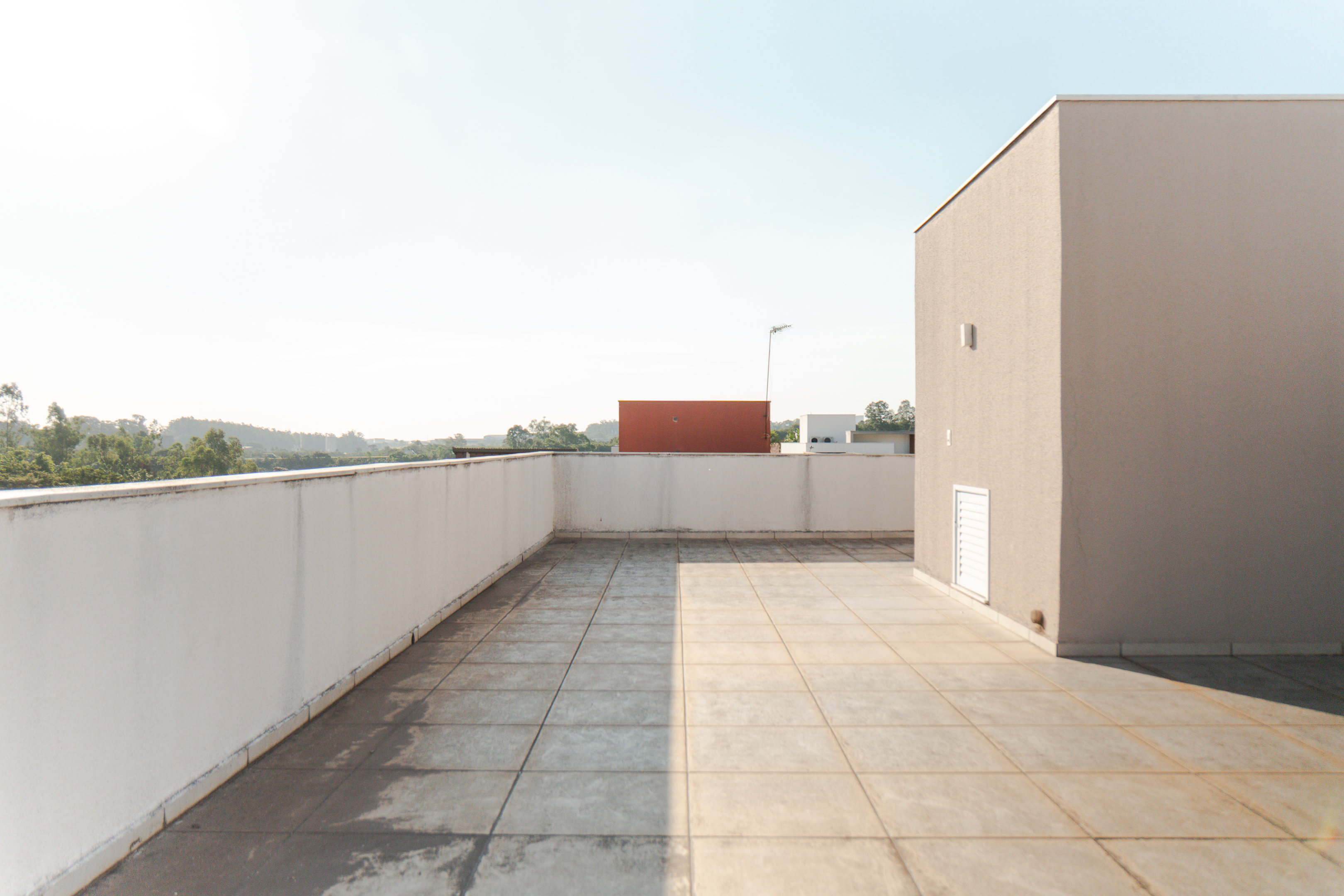 Casa em Condomínio 295m² | 4 Quartos (3 Suítes) | SPA Aquecido | Condomínio Colinas do Sol