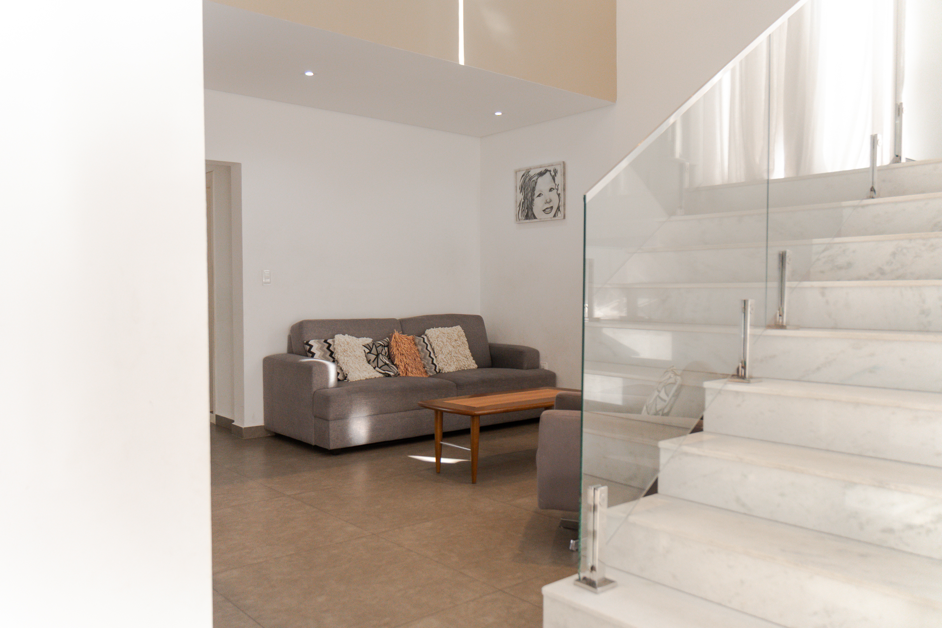 Casa em Condomínio 295m² | 4 Quartos (3 Suítes) | SPA Aquecido | Condomínio Colinas do Sol