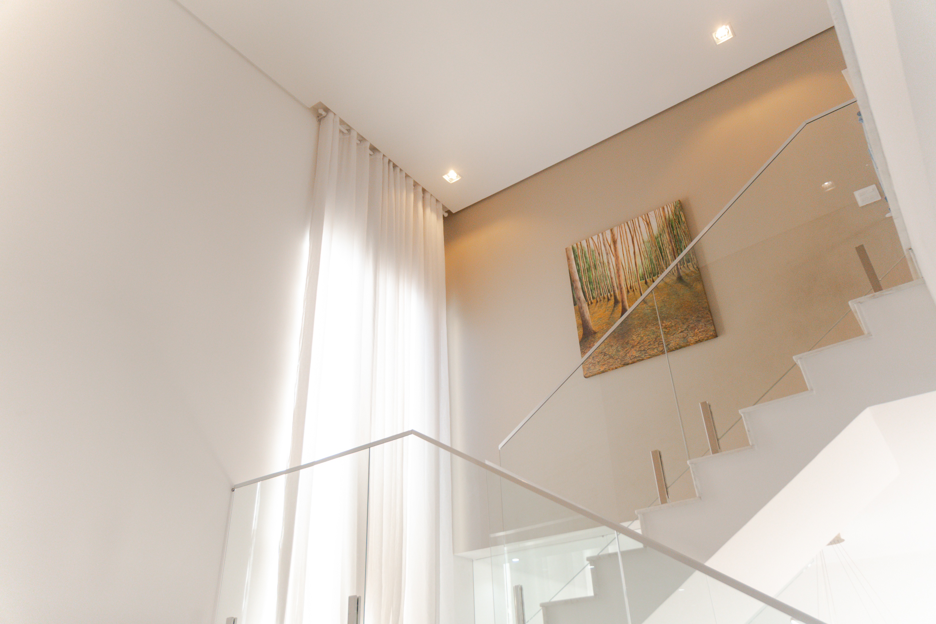 Casa em Condomínio 295m² | 4 Quartos (3 Suítes) | SPA Aquecido | Condomínio Colinas do Sol