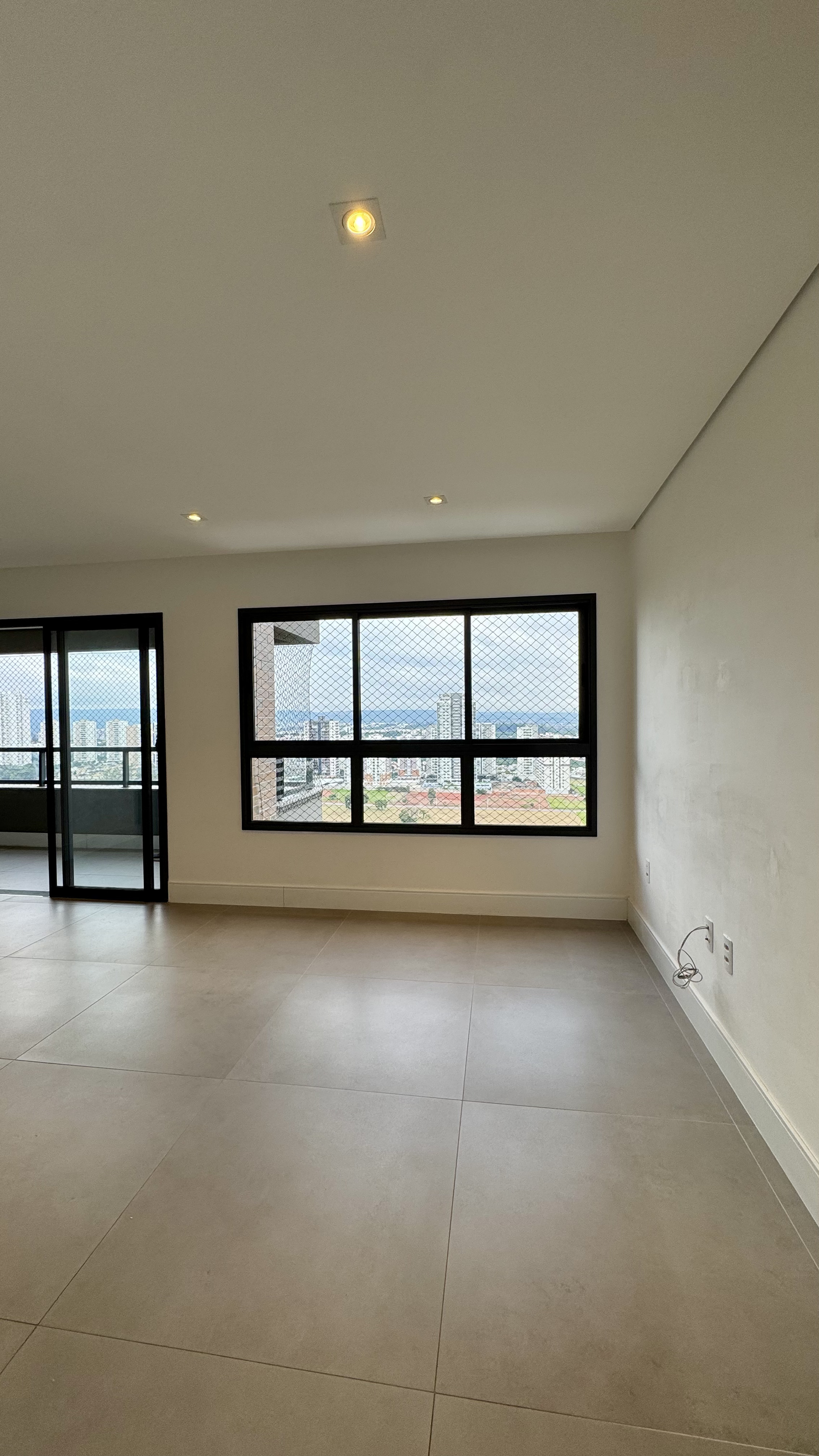 Apartamento 111m² no Campolim | Último andar com Vista Livre | 3 Quartos | Condomínio Avant-Garde