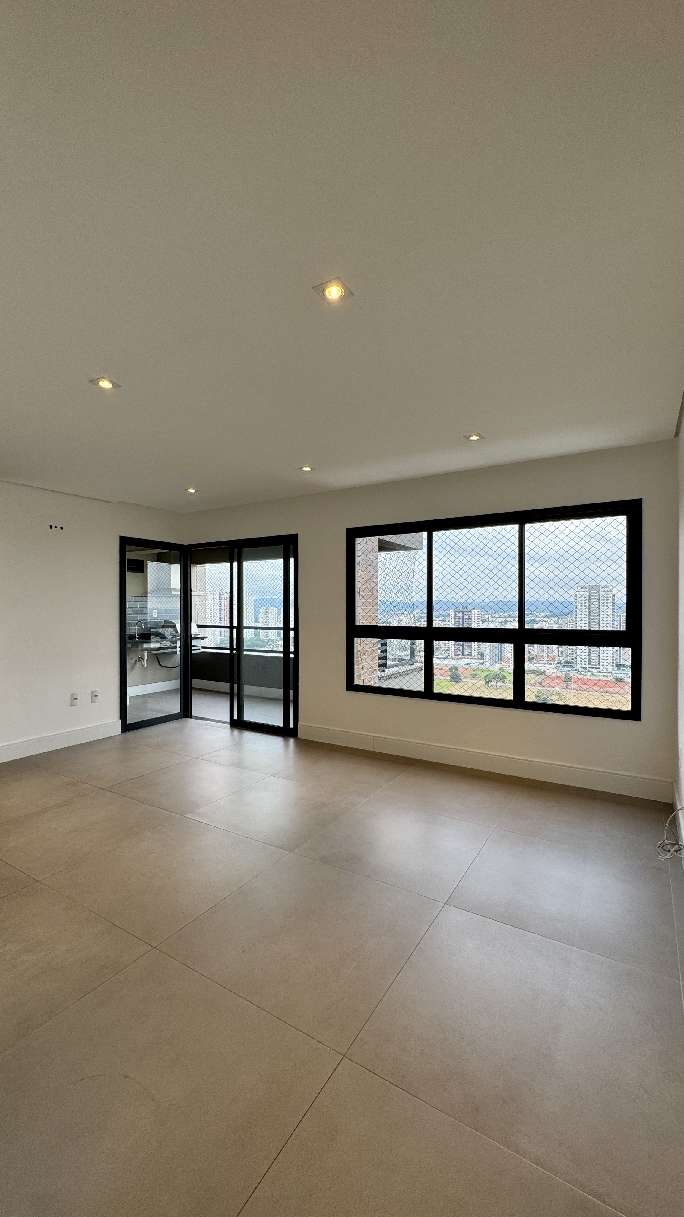 Apartamento 111m² no Campolim | Último andar com Vista Livre | 3 Quartos | Condomínio Avant-Garde