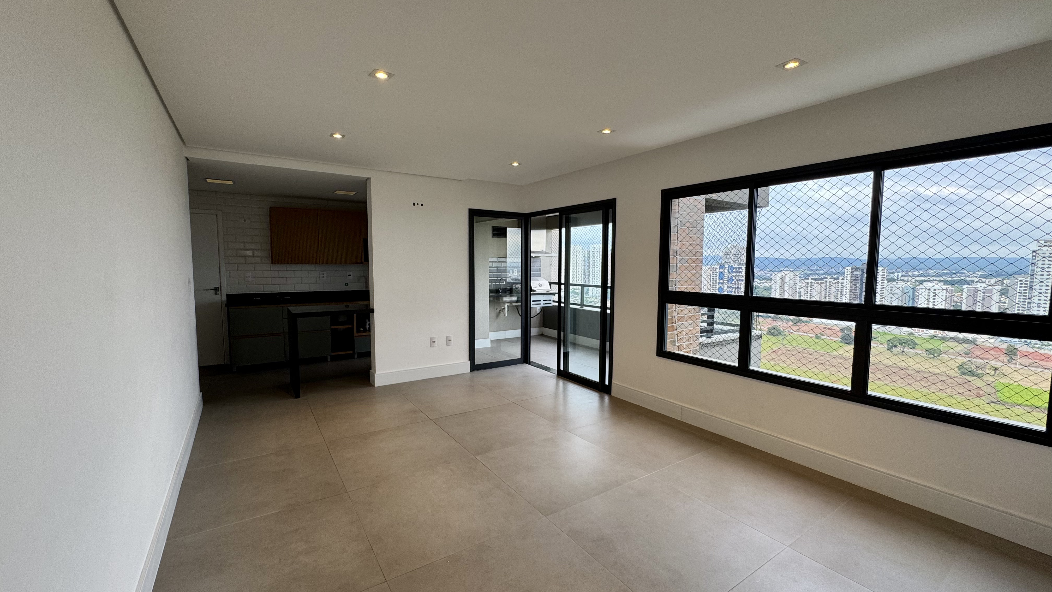 Apartamento 111m² no Campolim | Último andar com Vista Livre | 3 Quartos | Condomínio Avant-Garde