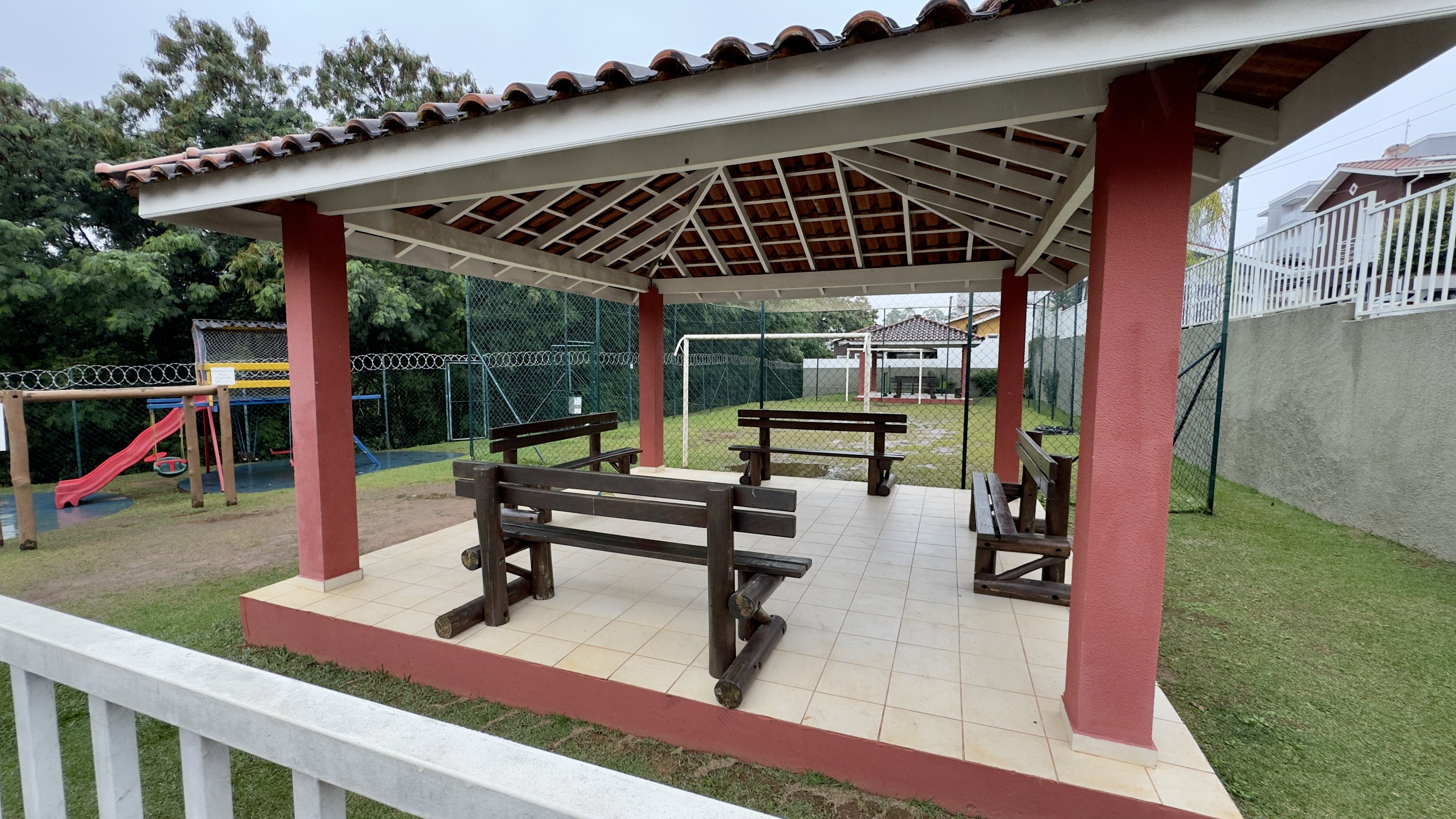 Casa Térrea 130m² | Espaço Gourmet Coberto | Aceita FGTS | Condomínio Bosque de Sevilla