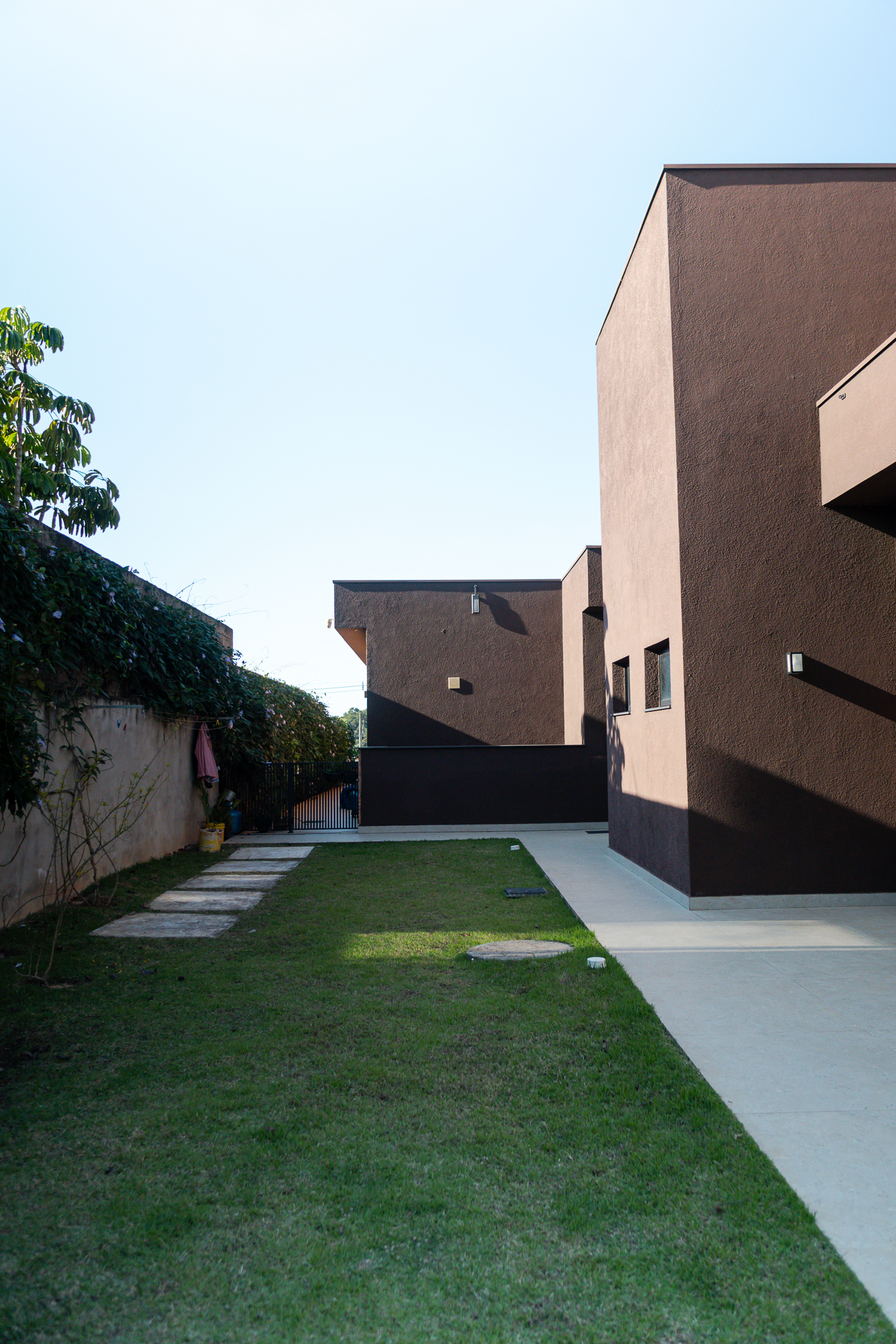 Casa 415m² | Terreno 1.140m² | 3 Suítes | Bar Subterrâneo Exclusivo | Condomínio Village Ipanema