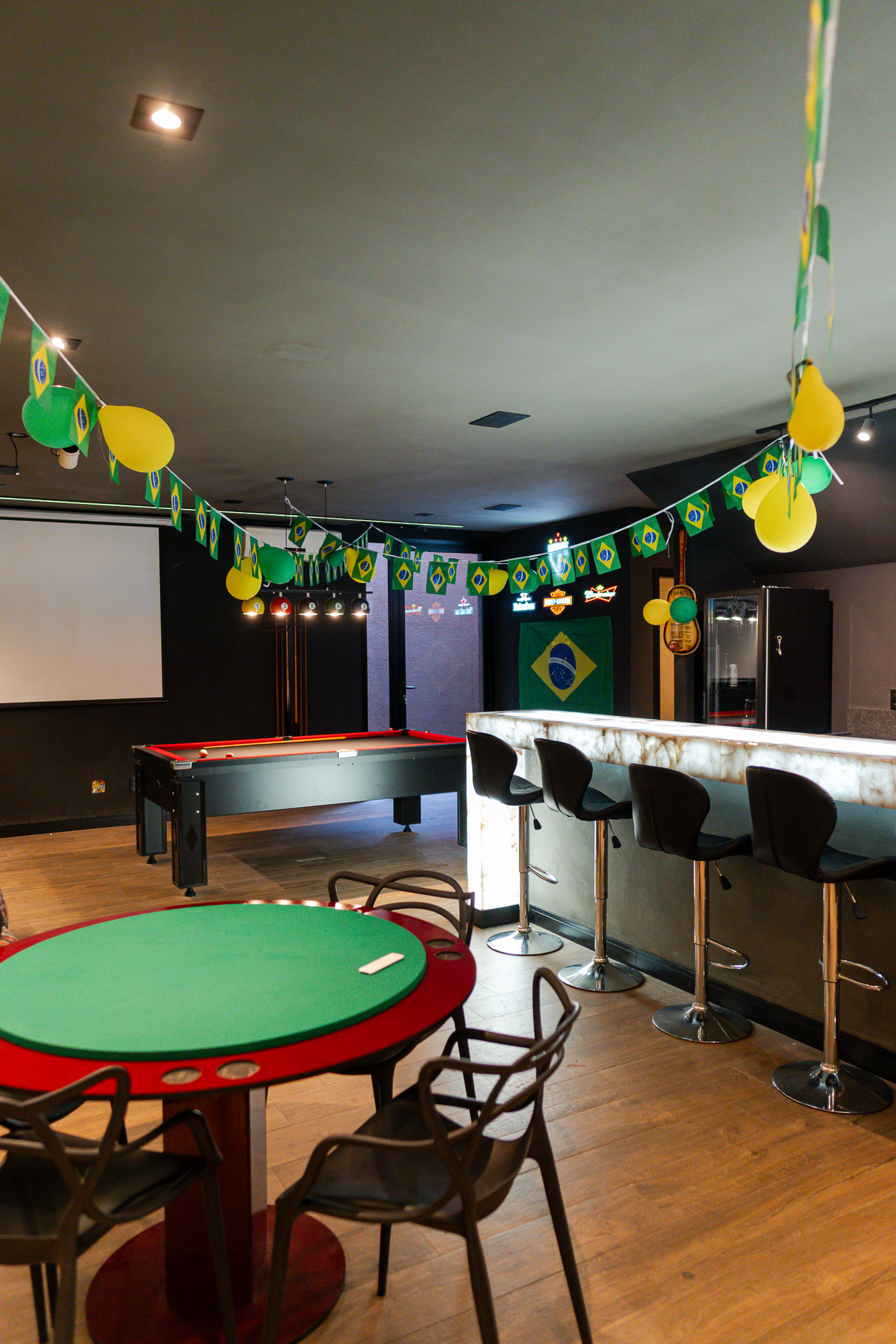 Casa 415m² | Terreno 1.140m² | 3 Suítes | Bar Subterrâneo Exclusivo | Condomínio Village Ipanema