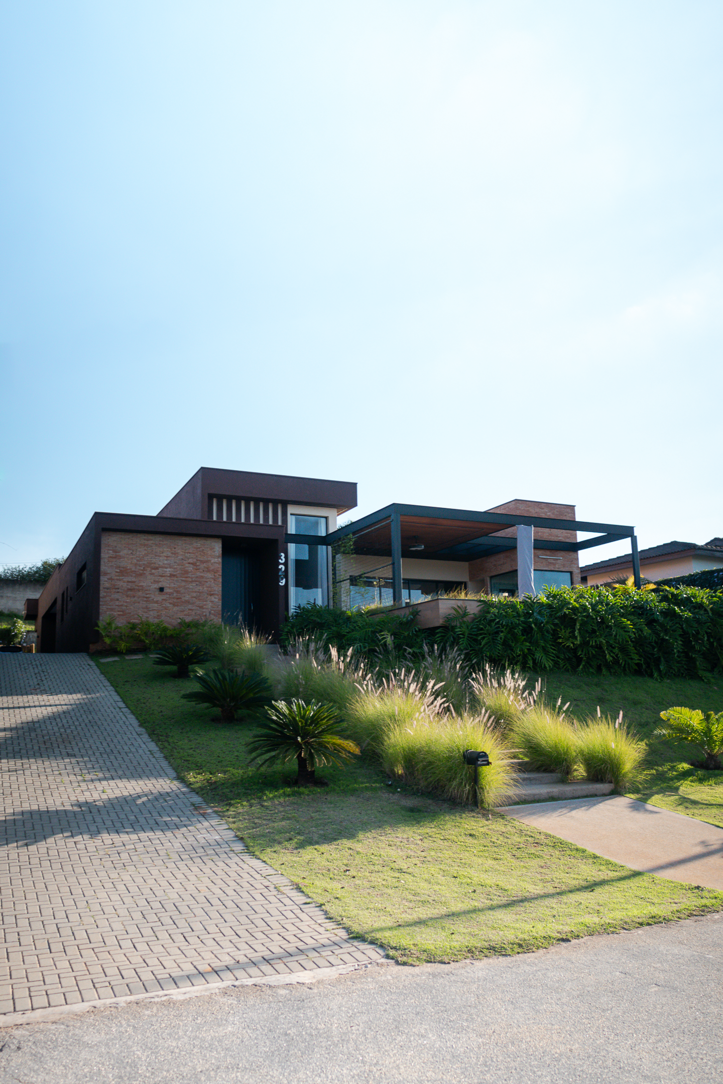 Casa 415m² | Terreno 1.140m² | 3 Suítes | Bar Subterrâneo Exclusivo | Condomínio Village Ipanema